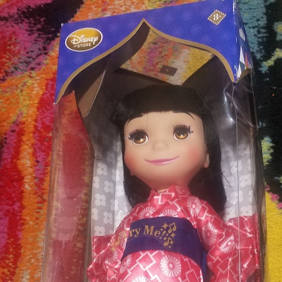 Disney Animators' Collection It's a Small World Singing Japan Doll 16in. - Picture 3 of 3